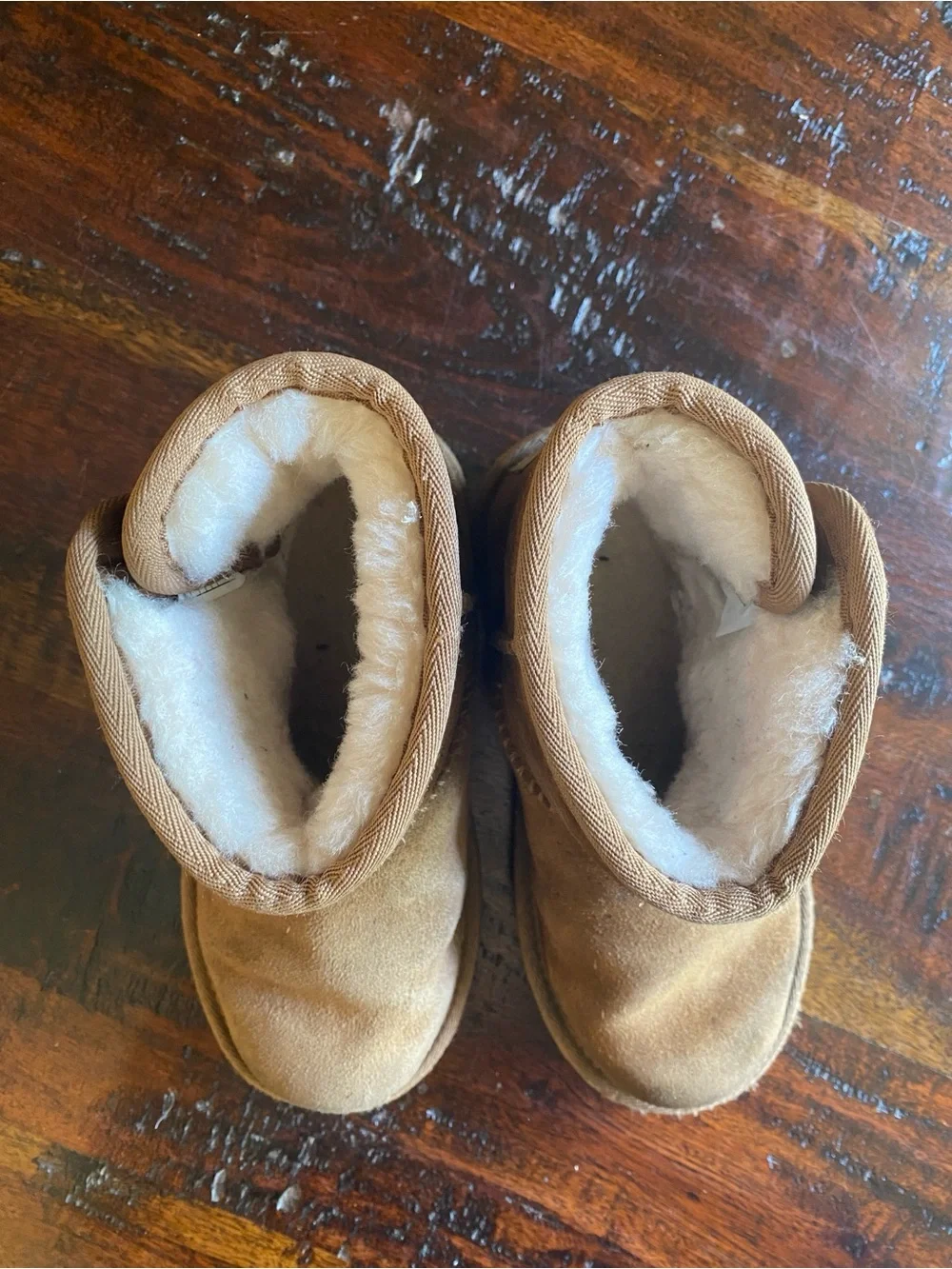 UGG girls Mini Boot Suede Ankle Boots in Chestnut size 13 kids sheepskin